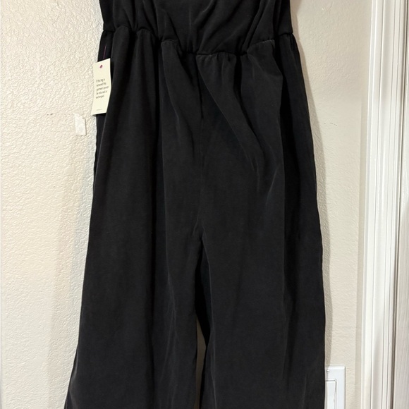 NWT Boheme Trixie black jumpsuit in size L. Halter neck elastic back. Wide leg - Picture 7 of 15